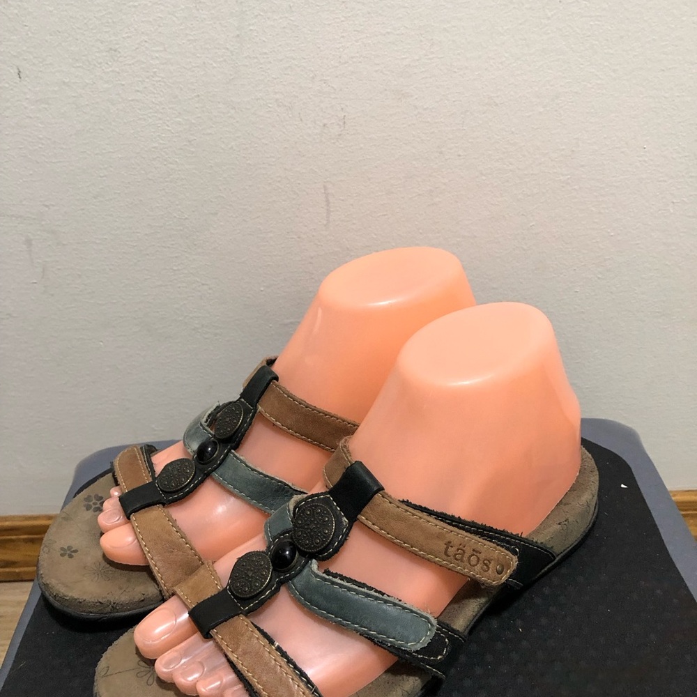 Taos Women's Brown Gray and Black Slide Up Sandals Size W6